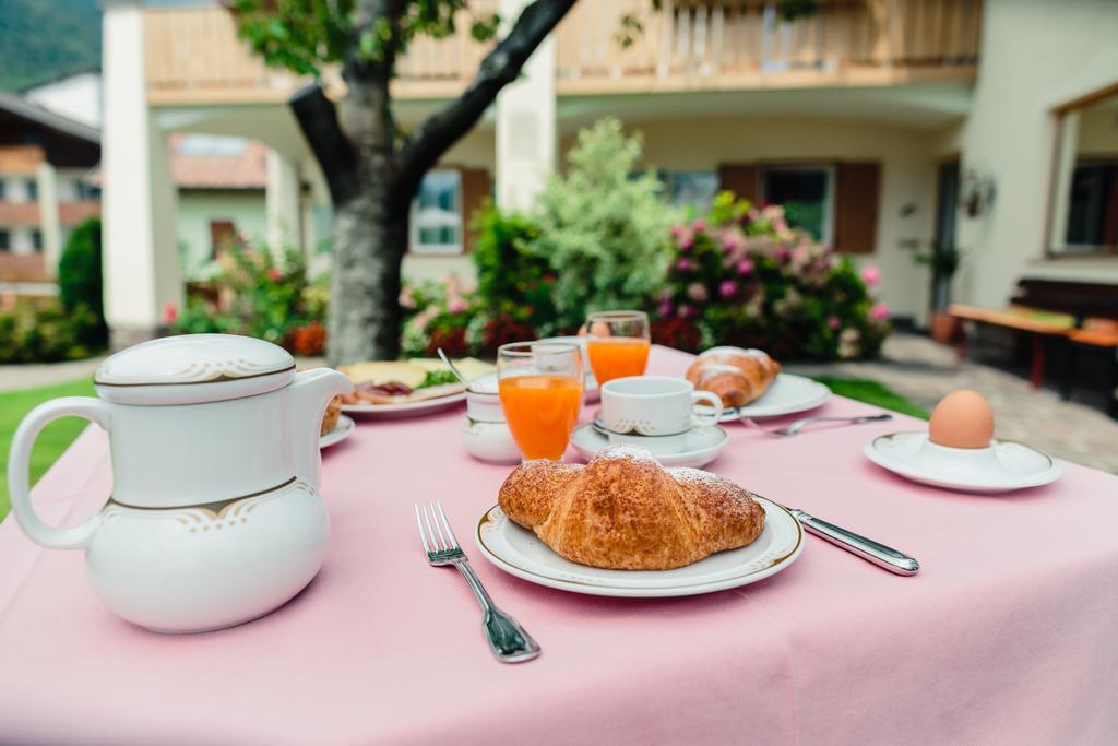 Felsenegg Hotel Nalles Exterior photo