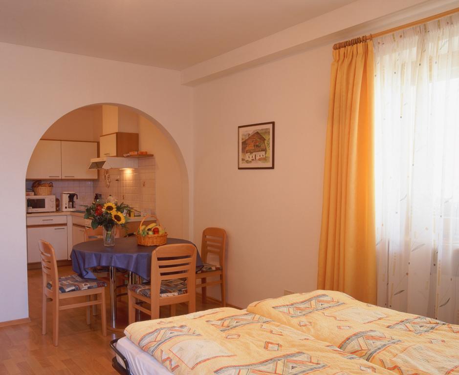 Felsenegg Hotel Nalles Exterior photo